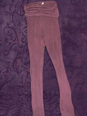 The Woods Fold-Over Waist Stretch Leggings in Dusty Mauve
